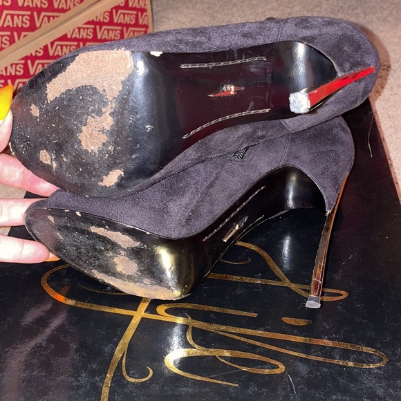 Over the knee boots - Picture 11 of 12